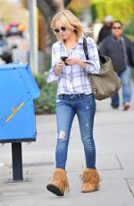 KATE HUDSON Out and About in Los Angeles 01/11/2016