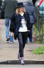 KATE MOSS Out and About in London 01/11/2016