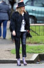 KATE MOSS Out and About in London 01/11/2016