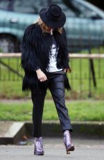 KATE MOSS Out and About in London 01/11/2016