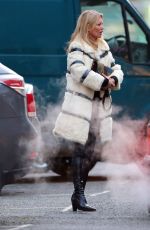 KATE MOSS Out and About in Primrose Hill 01/13/2016