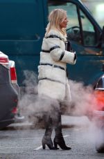 KATE MOSS Out and About in Primrose Hill 01/13/2016