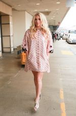 KESHA SEBERT Arrives at Los Angeles International Airport 01/10/2016