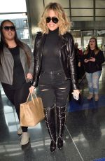 KHLOE KARDASHIAN Arrives at JFK Airport in New York 01/15/2016