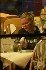 KIRSTEN DUNST at Colom Me Mine Pottery Studio 01/05/2016