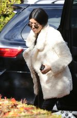 KOURTNEY KARDASHIAN Out and About in Beverly Hills 01/07/2016