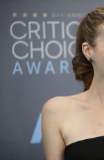 LESLIE MANN at Critics’s Choice Awards 2016 in Santa Monica 01/17/2016