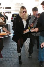 MARGOT ROBBIE Arrives at Los Angeles International Airport 01/24/2016