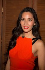 OLIVIA MUNN on the Set of Despierta America in Miami 01/06/2016