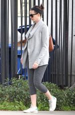 Pregnant ANNE HATHAWAY Leaves a Gym in West Hollywood 01/14/2016