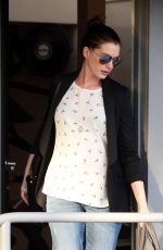 Pregnant ANNE HATHAWAY Leaves a Gym in West Hollywood 01/22/2016