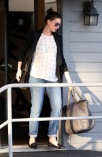 Pregnant ANNE HATHAWAY Leaves a Gym in West Hollywood 01/22/2016