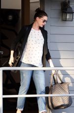 Pregnant ANNE HATHAWAY Leaves a Gym in West Hollywood 01/22/2016