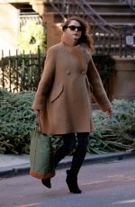 Pregnant KERI RUSSELL Out and About in Brooklyn 01/06/2016