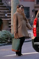 Pregnant KERI RUSSELL Out and About in Brooklyn 01/06/2016