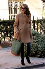 Pregnant KERI RUSSELL Out and About in Brooklyn 01/06/2016