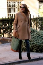 Pregnant KERI RUSSELL Out and About in Brooklyn 01/06/2016
