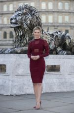 RACHEL RILEY Unveils 5th Lion Statue at Trafalgar Square in London 01/28/2016