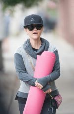 REESE WITHERSPOON Leaves a Yoga Class in Los Angeles 01/20/2016