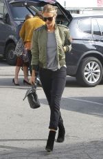 ROSIE HUNTINGTON-WHITELEY Out for Shopping in Los Angeles 01/14/2016