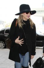 SARAH MICHELLE GELLAR at LAX Airport in Los Angeles 01/20/2016