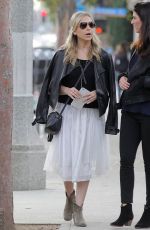 SARAH MICHELLE GELLAR Out and About in Brentwood 01/13/2016