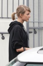 SELENA GOMEZ and TAYLOR SWIFT Leaves a Gym in Los Angeles 01/18/2016