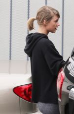 SELENA GOMEZ and TAYLOR SWIFT Leaves a Gym in Los Angeles 01/18/2016