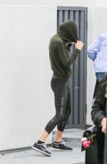 TAYLOR SWIFT Arrives at a Gym in Los Angeles 01/19/2016