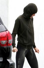 TAYLOR SWIFT Arrives at a Gym in Los Angeles 01/19/2016