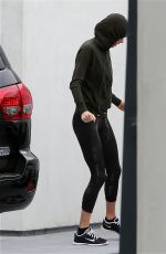 TAYLOR SWIFT Arrives at a Gym in Los Angeles 01/19/2016