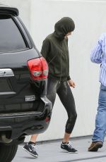 TAYLOR SWIFT Arrives at a Gym in Los Angeles 01/19/2016