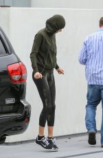 TAYLOR SWIFT Arrives at a Gym in Los Angeles 01/19/2016
