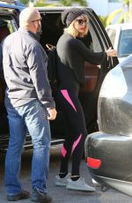 TAYLOR SWIFT Arrives at a Gym in West Hollywood 12/31/2015