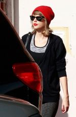 TAYLOR SWIFT Heading to a Gym in West Hollywood 01/02/2016