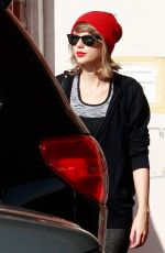 TAYLOR SWIFT Heading to a Gym in West Hollywood 01/02/2016