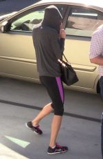 TAYLOR SWIFT in Leggings Leaves a Gym in Los Angeles 01/27/2016