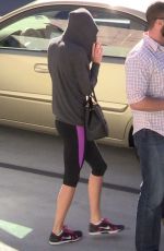 TAYLOR SWIFT in Leggings Leaves a Gym in Los Angeles 01/27/2016