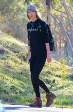 TAYLOR SWIFT Out Hiking in Los Angeles 12/30/2015