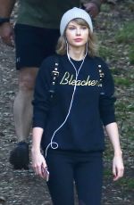 TAYLOR SWIFT Out Hiking in Los Angeles 12/30/2015