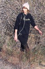 TAYLOR SWIFT Out Hiking in Los Angeles 12/30/2015