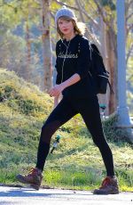 TAYLOR SWIFT Out Hiking in Los Angeles 12/30/2015