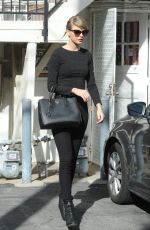 TAYLOR SWIFT Shoping at Brandy Melville on Venture Boulevard 01/15/2016
