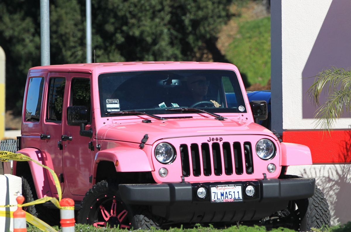 AMBER ROSE in Her Pink Jeep Driving Around in Los Angeles 02/01/2016.