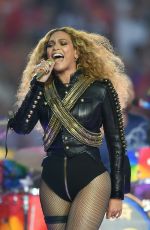 BEYONCE KNOWLES Performs at Pepsi Super Bowl 50 Halftime Show in Santa Clara 02/07/2016