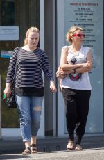 DANII MINOGUE Leaves a Doctors Clinic in Melbourne 01/28/2016