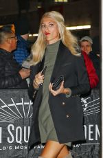 DEVON WINDSOR Arrives at Nnicks vs Warriors Game in New York 01/31/2016