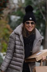 ELIZABETH HURLEY Leaves Her Home in London 01/29/2016