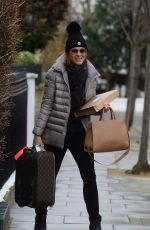 ELIZABETH HURLEY Leaves Her Home in London 01/29/2016
