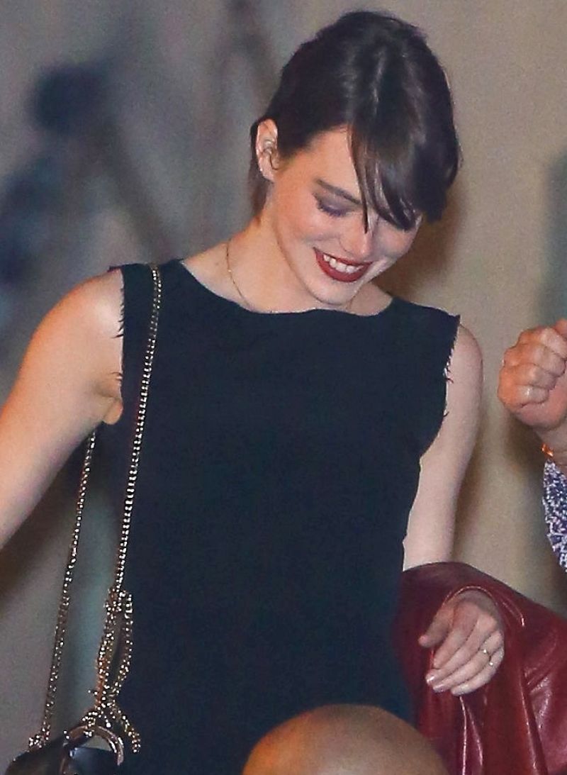 EMMA STONE Leaves Adele Concert in Los Angeles 02/12/2016 EMMA STONE Leaves Adele Concert in Los Angeles 02/12/2016